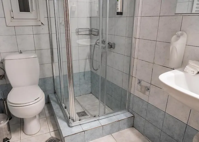 Πανεπιστήμιο - Έκθεση- Τούρκικο Προξενείο *