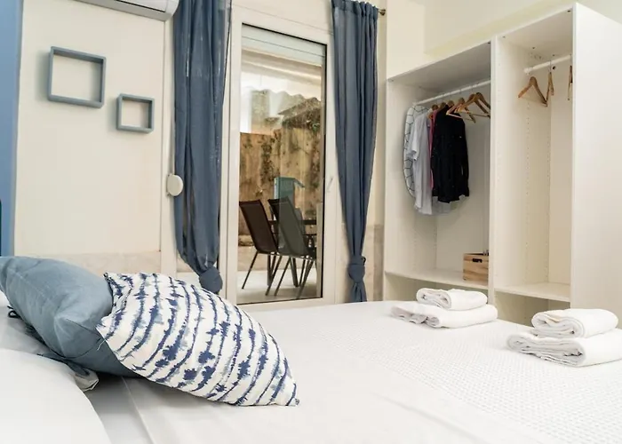 Πανεπιστήμιο - Έκθεση- Τούρκικο Προξενείο